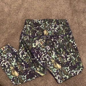 Cropped lulu workout leggings- size 8